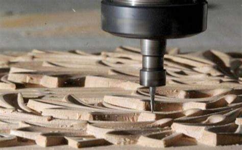 Router CNC cortando madera