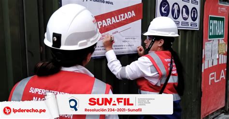 Inspector de Sunafil auditando una obra