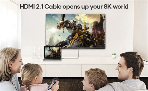 Cable HDMI conectado a un televisor 8K