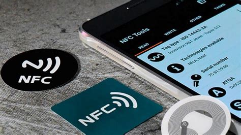 Ejemplos de etiquetas NFC y sus posibles usos
