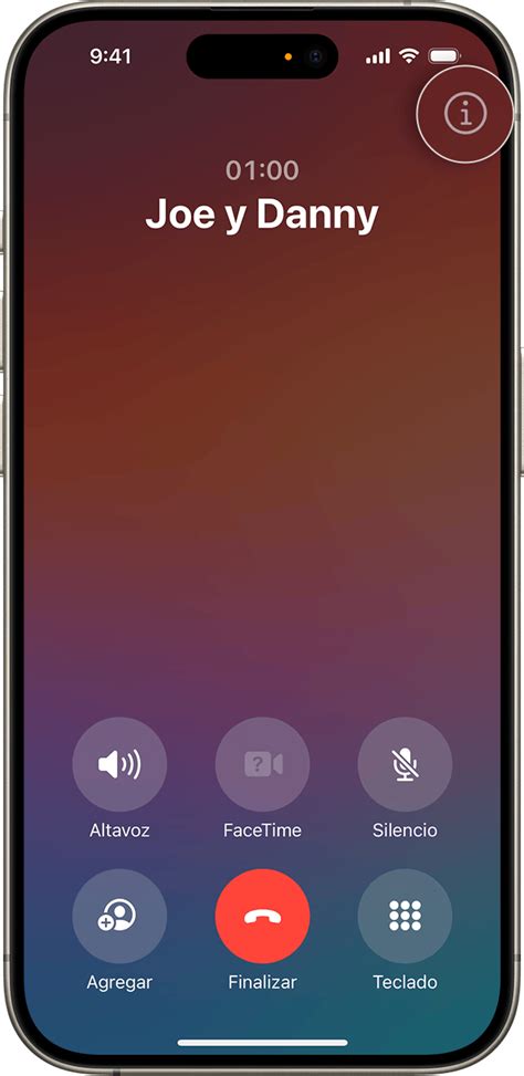 Ilustración de un iPhone mostrando una interfaz de llamada VoIP con iconos de conexión a internet.