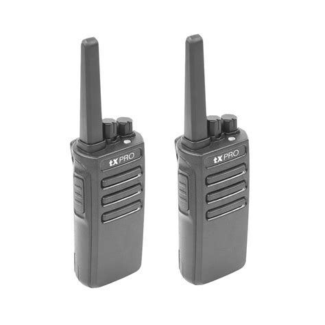 Radios UHF portátiles en un sitio de construcción.