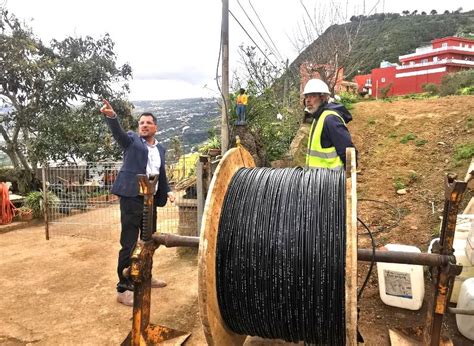 Despliegue de fibra óptica en zona urbana