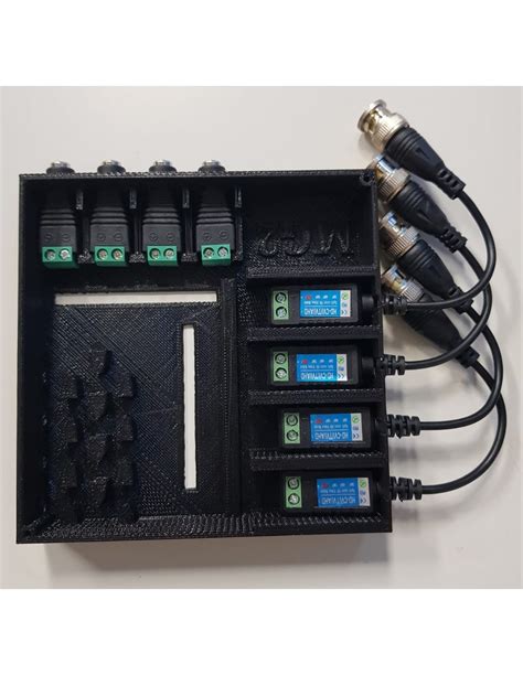 Instalación típica de un balun UTP en una caja de conexiones