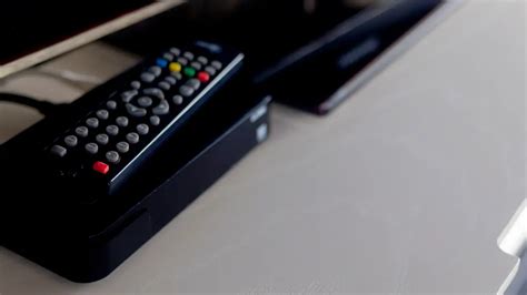 Mensaje de sintonización de canales en el decodificador Movistar.