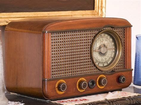 Fotografía de equipos de radio antiguos de los años 30