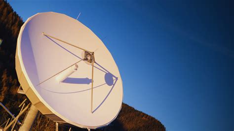 Imagen de una antena parabólica de rejilla