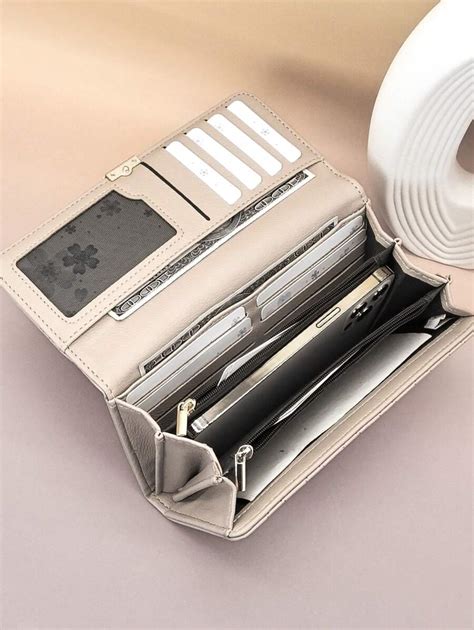 Cartera con compartimentos para tarjetas