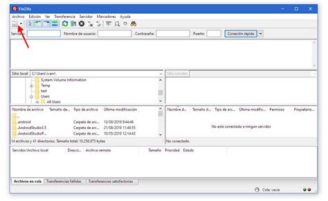 Captura de pantalla de la interfaz de FileZilla con los campos de conexión