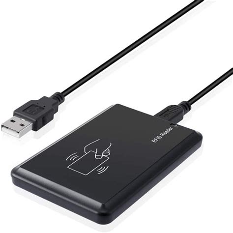 lector RFID USB conectado a un ordenador