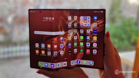 Captura de pantalla de un teléfono Huawei mostrando la opción de Proyección inalámbrica en el Panel de control