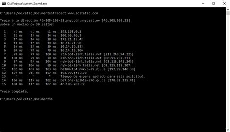 Captura de pantalla del Símbolo del sistema mostrando la salida del comando tracert