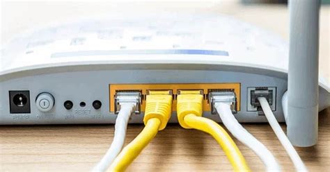 Cable Ethernet conectado a un router