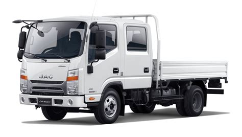 Camión JAC Urban HFC 1042 Doble Cabina en un entorno urbano