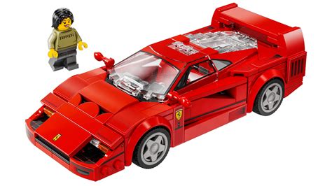 Coche LEGO corriendo en un mundo colorido