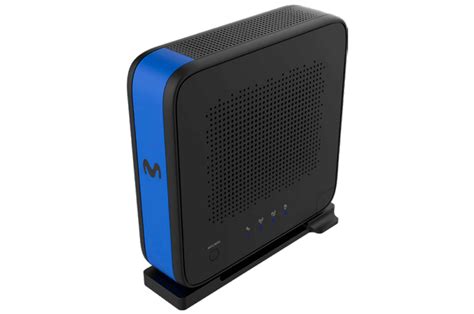 Router Movistar Smart WiFi 6 en posición vertical