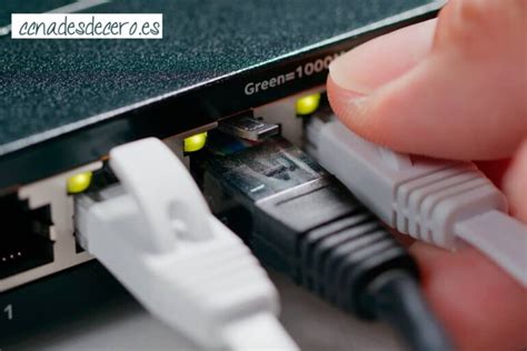 Nintendo Switch conectado a un router con cable Ethernet