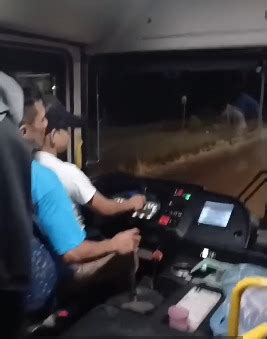 Entrenador en el desierto de la Ruta 111
