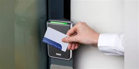 Captura de pantalla de una aplicación lectora de tarjetas NFC mostrando datos de una tarjeta
