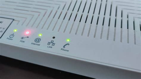 Ilustración mostrando diferentes luces de router con sus significados básicos