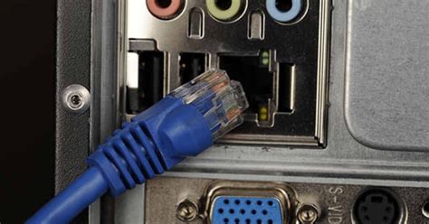 Cable Ethernet conectado a un PC