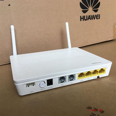 Router Huawei HG8245 con cable Ethernet