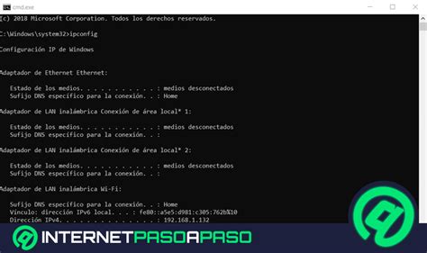 Captura de pantalla del Símbolo del sistema de Windows 10 mostrando la salida del comando ipconfig con la Puerta de enlace predeterminada resaltada