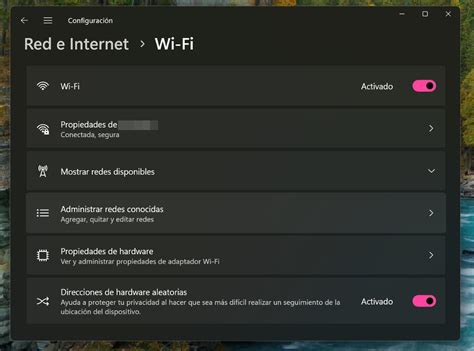 Ejemplo de lista de redes Wi-Fi visibles en un dispositivo móvil, mostrando diferentes SSIDs.