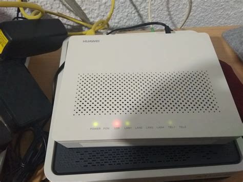 Router Huawei con indicadores de conexión de red