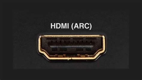 Primer plano de un puerto HDMI en un portátil