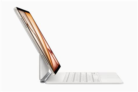 Apple Pencil y Smart Keyboard conectados a un iPad Pro