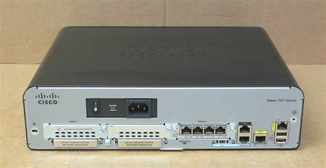 Router Cisco 1941 en un rack