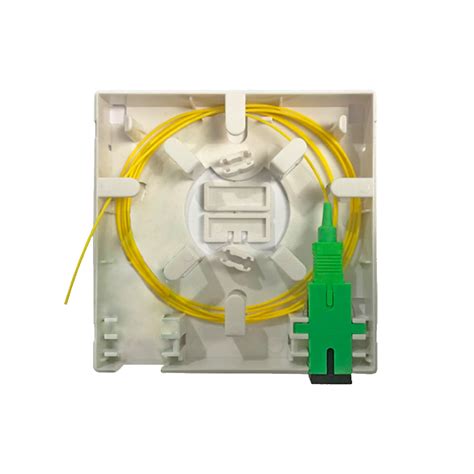 Roseta óptica FTTH instalada en una pared