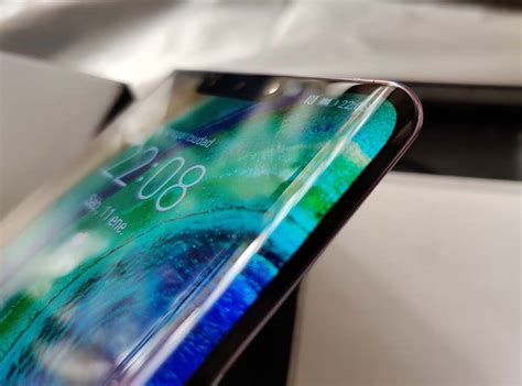 Primer plano de la pantalla curva del Huawei Mate 9 Pro
