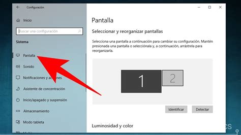 Captura de pantalla de la configuración de pantalla de Windows mostrando múltiples monitores