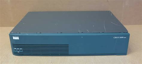 Router Cisco 2600 en rack