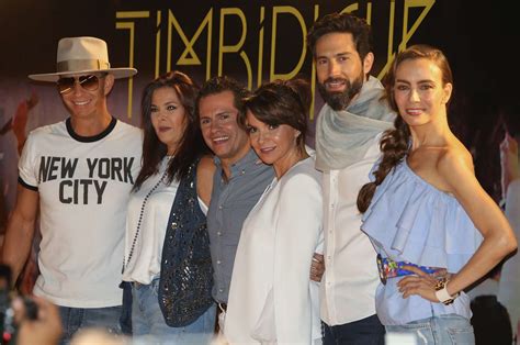 Thalía con el grupo Timbiriche