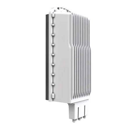 Estación base Motorola MTS1 instalada en un mástil exterior