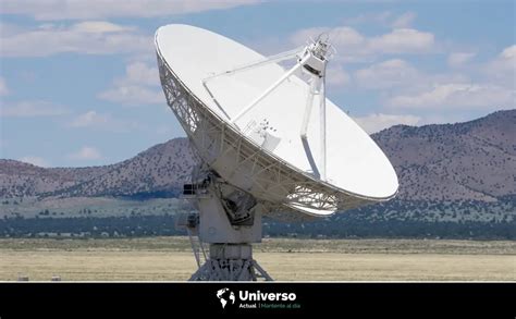 Tormenta eléctrica afectando una antena parabólica