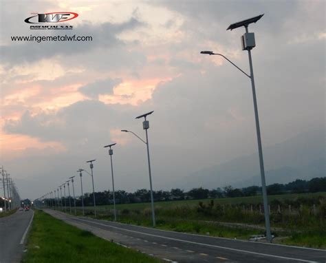 Instalación de microcelda en poste de alumbrado público