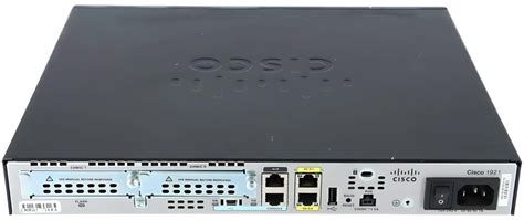 Router Cisco 1921 con módulos