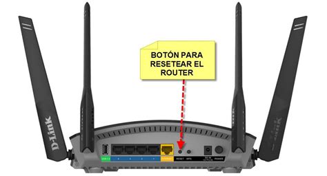 Botón de reinicio en la parte trasera de un router TP-Link